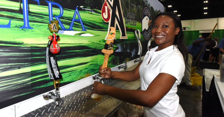 19th Hole World Am Bar